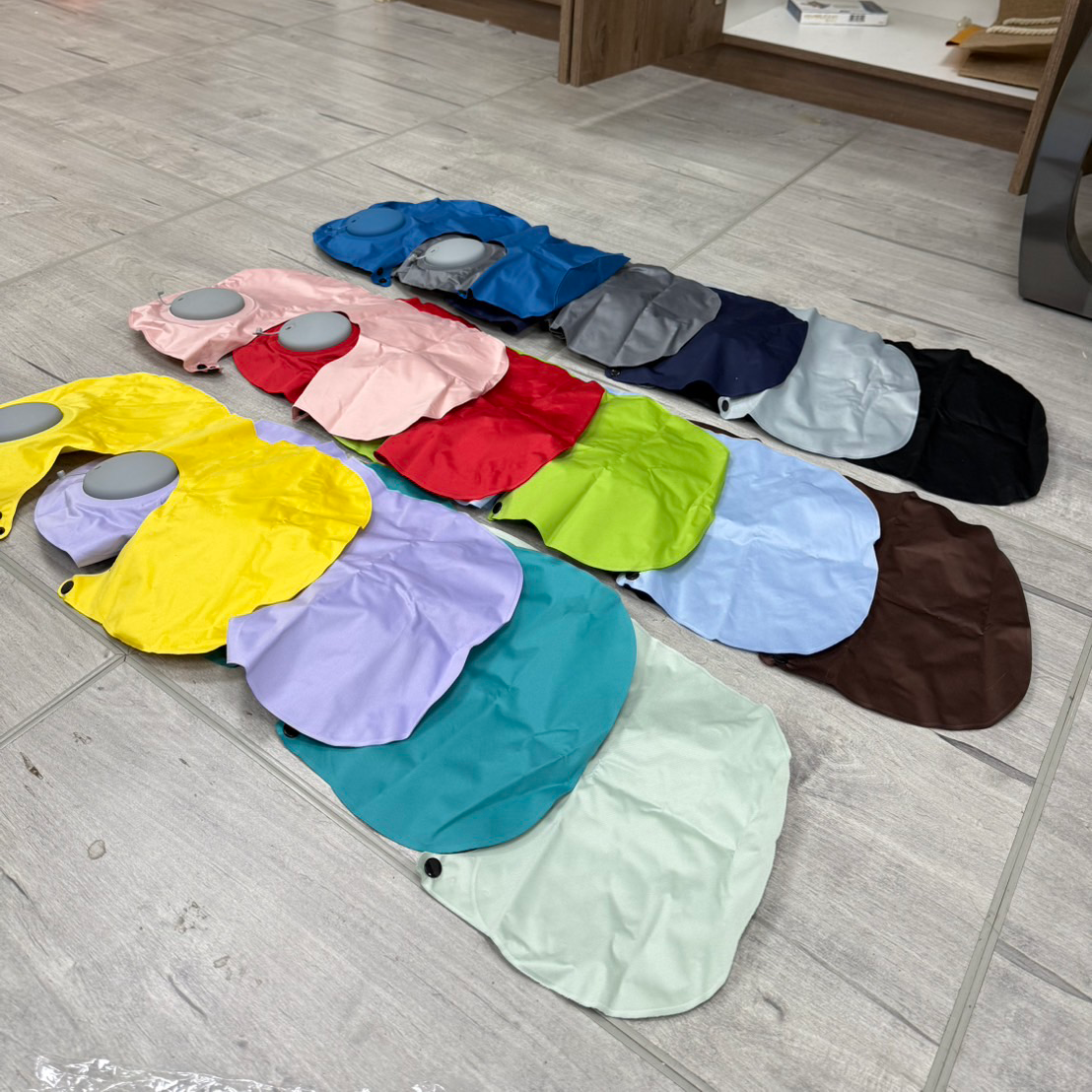 Custom Logo Press-type inflatable neck pillow (milk shredded) | Premium Corporate Gifts and Custom Gifts